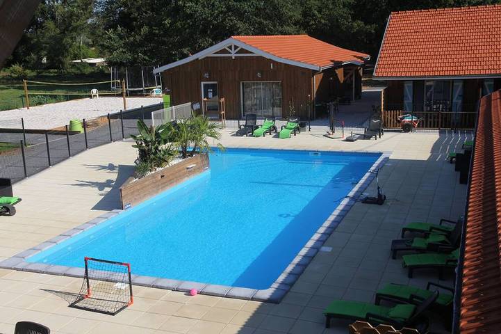 Maison de vacances pour 13 personnes, avec jardin ainsi que jacuzzi et bassin pour enfant, animaux acceptés à Le Teich