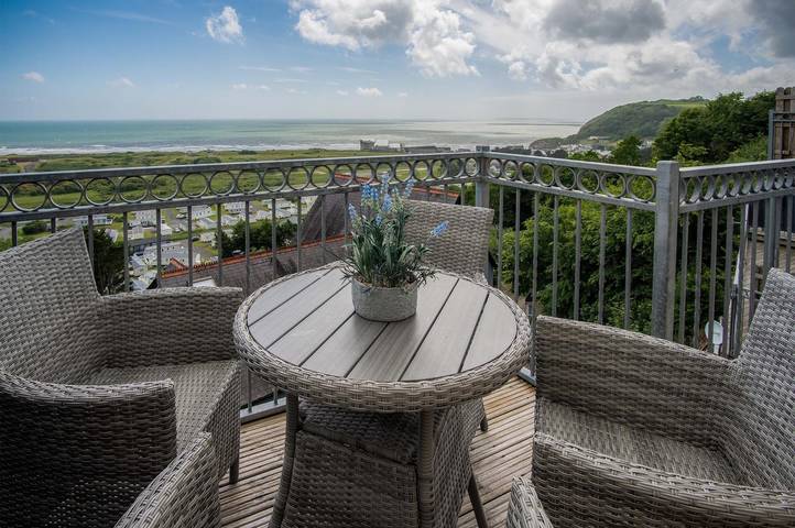 Entire apartment, Nautilus - 2 Bedroom Apartment - Pendine in Carmarthenshire