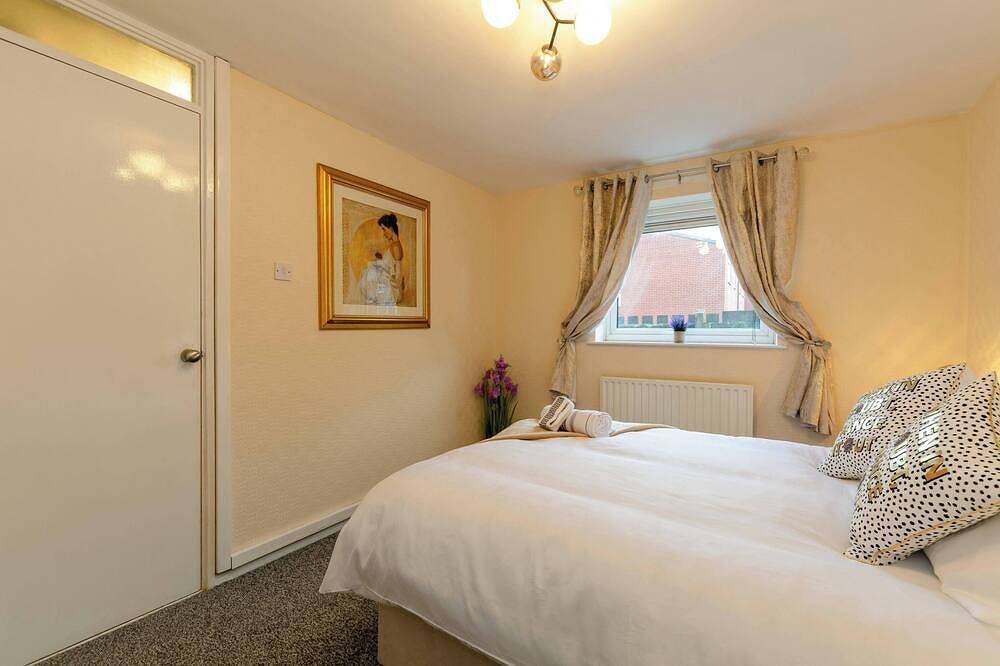 Entire apartment, 1 Bed- Sleeps 2 - Pet Friendly - City Centre in Preston, Lancashire