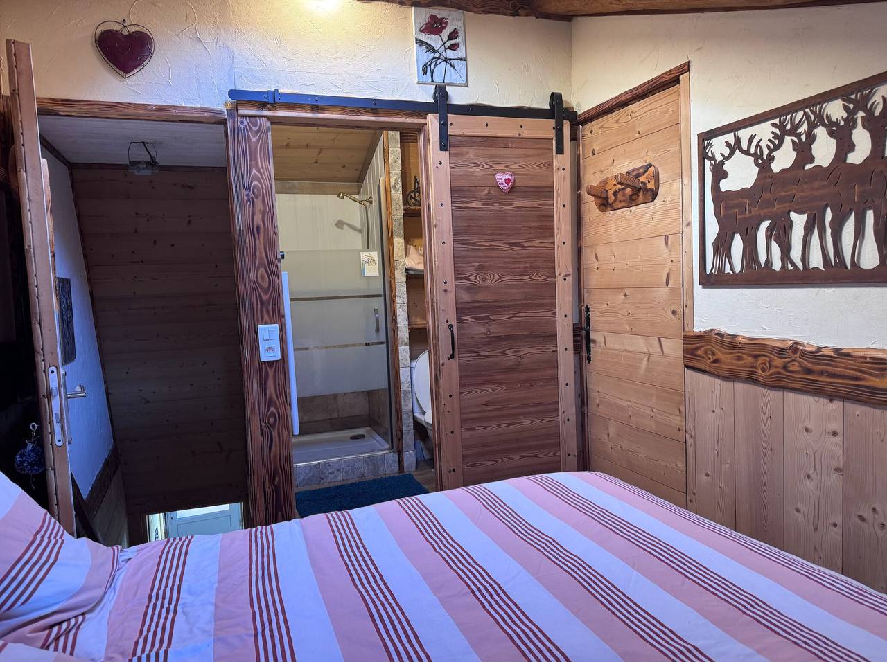 Chambre d’hôtes « Les Amoureux » avec vue montagne, jardin partagé et Wi-Fi in Haute-Loire