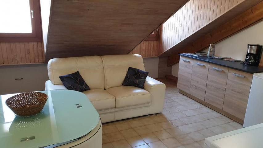 Gîte pour 3 personnes dans Office De Tourisme D Embrun - 2