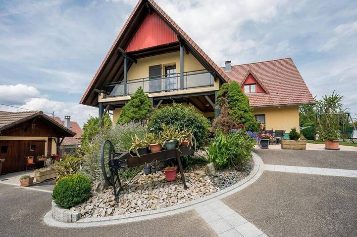 Gîte pour 10 personnes, avec Balcon et Jardin