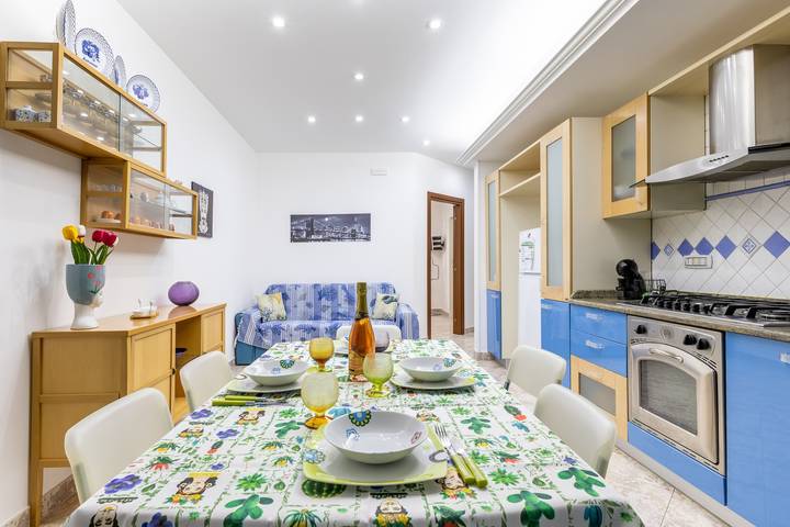 Appartamento intero, 'Casa Carolina' con Wi-Fi e Aria Condizionata in Pozzallo, Provincia di Ragusa