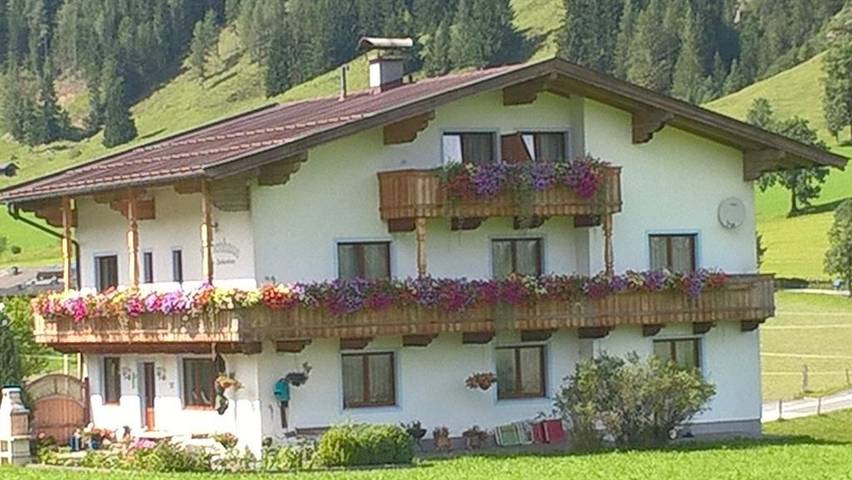 Zimmer für 2 Personen, mit Terrasse und Garten in Saalbach-Hinterglemm-Leogang