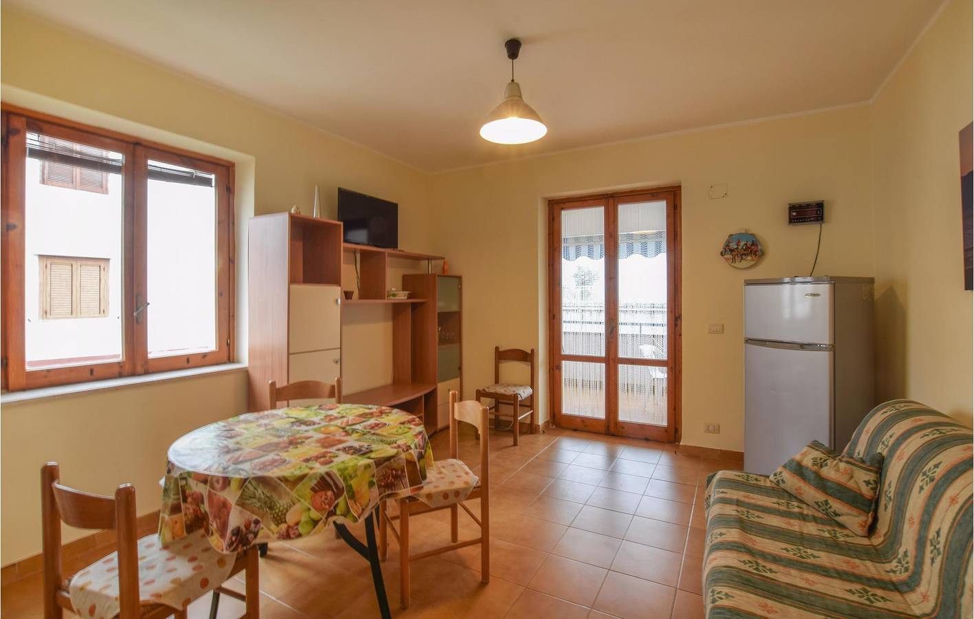 Ganze Ferienwohnung, Wohnung mit Meerblick in der Nähe des Stadtzentrums mit Parkplatz in Nocera Terinese, Catanzaro Provinz