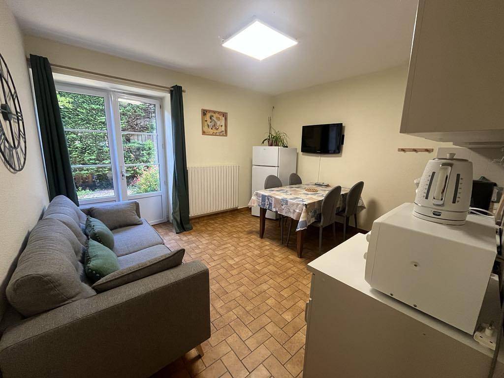 Gite avec piscine, parking et jardin - 500m de la côte in Saint-Méloir-des-Ondes, Baie du Mont-Saint-Michel