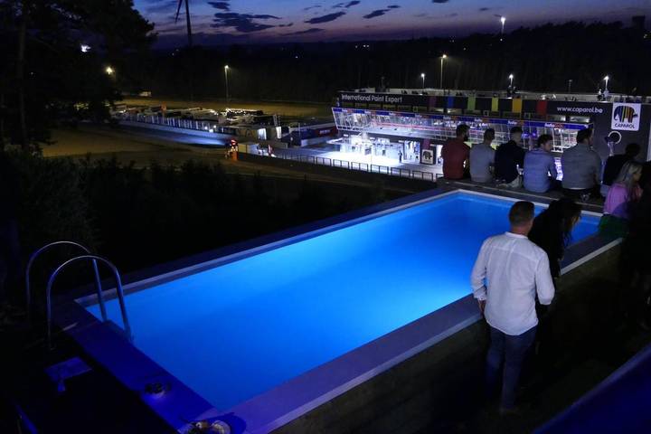 Villa pour 12 personnes, avec jardin ainsi que piscine et jacuzzi