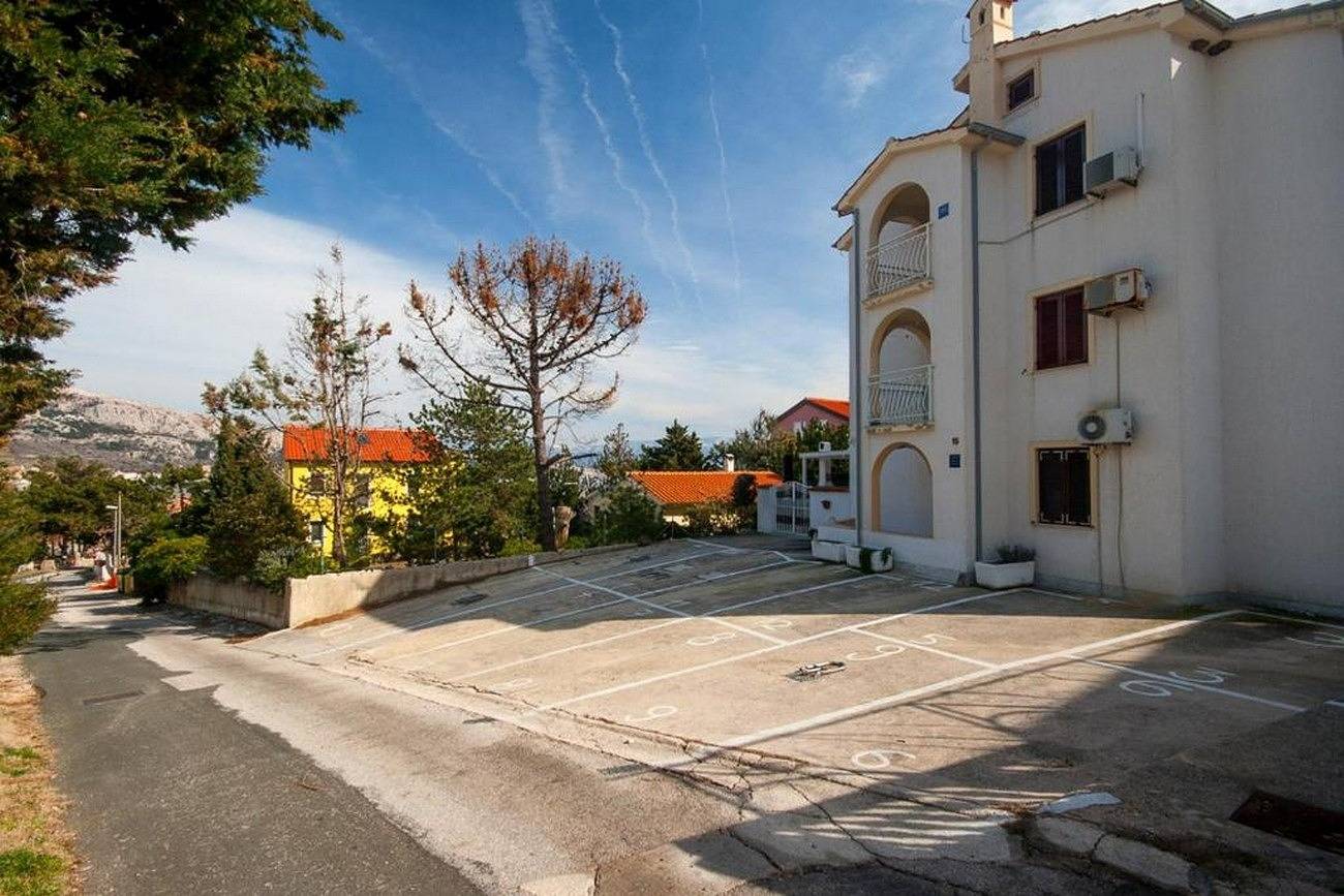 Apartamento entero, Apartments with parking space Baška, Krk - 22417 in Zarok, Baska