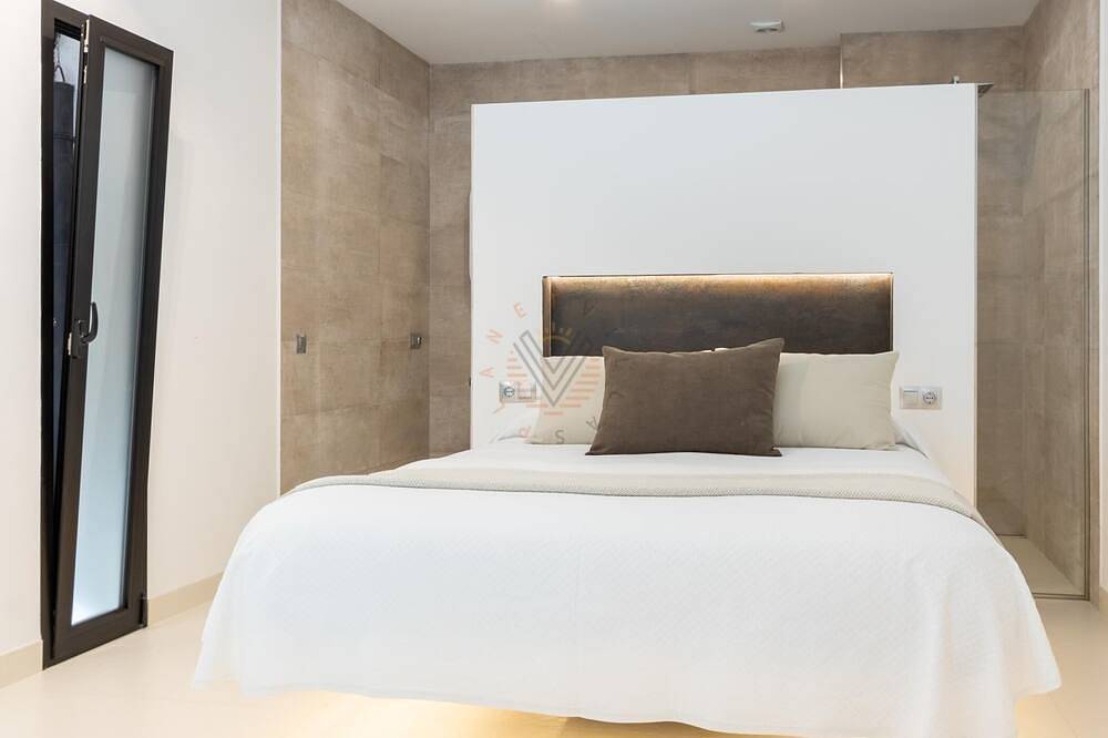 Montblau, luxury holiday villa in Búger, Majorca Center