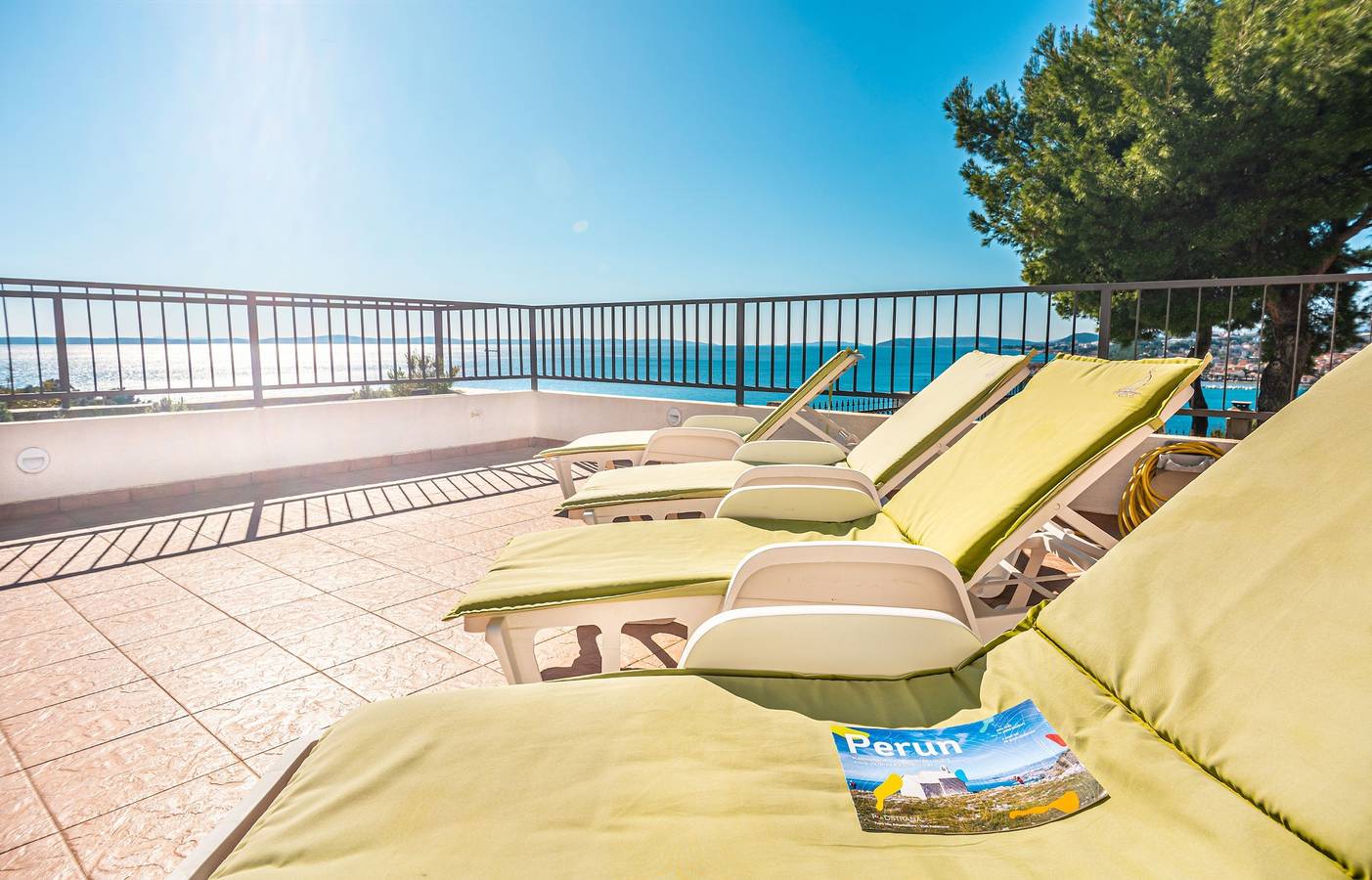 Entire vacation apartment, C apt w terrace & sea view, 4 min walk to beach in Podstrana, Split-Dalmatia