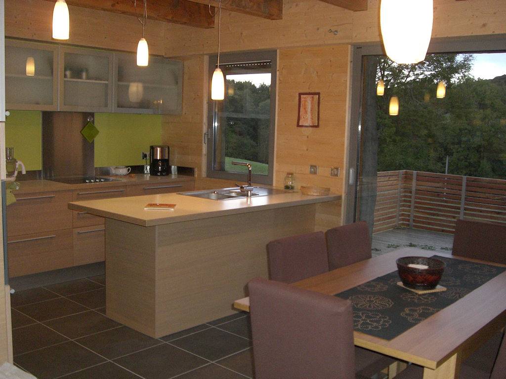 Chalet contemporain éco-gîte in Égliseneuve-d'Entraigues, Parc naturel régional des Volcans d'Auvergne