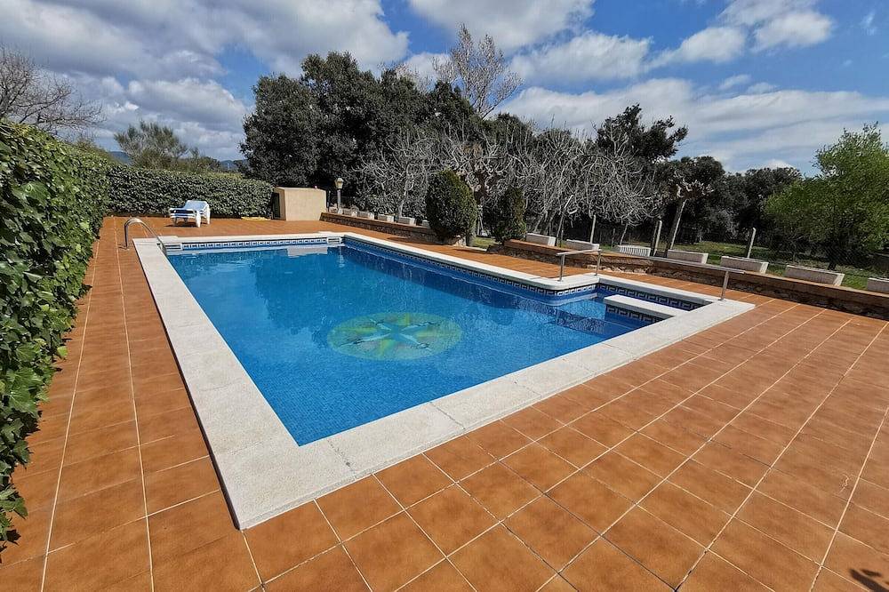 Casa rural Llagostera, 5 dormitorios, 11 personas in Llagostera, Costa Brava