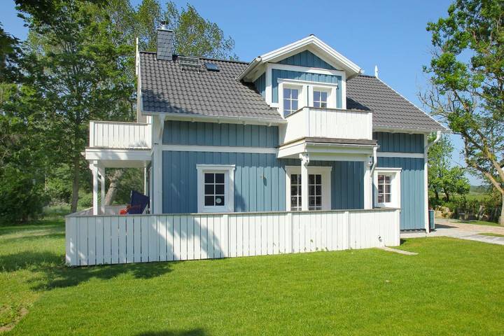 Ferienhaus für 6 Personen, mit Balkon und Terrasse in Wiek