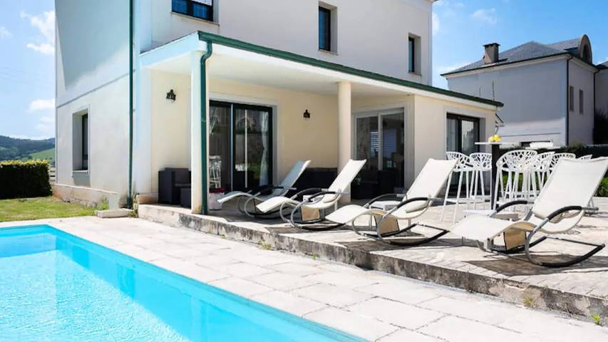 Holiday apartment for 11 people, with pool and garden - 1
