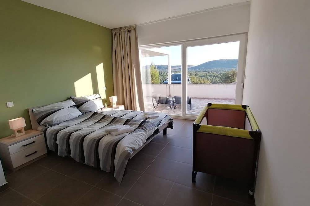 Ganze Wohnung, Wohnung am Strand in Dalmatien in Bilice, Šibenik-Knin