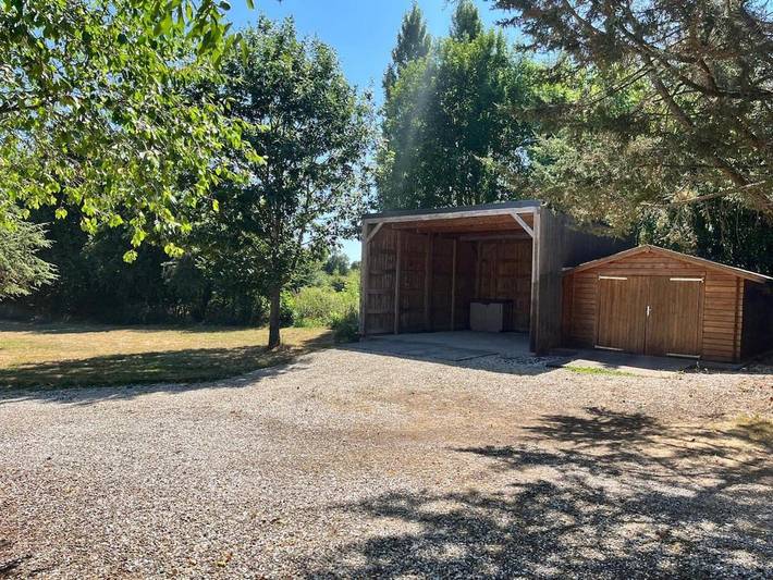 Location de vacances pour 12 personnes, avec piscine et terrasse, animaux acceptés à Montgivray - 2