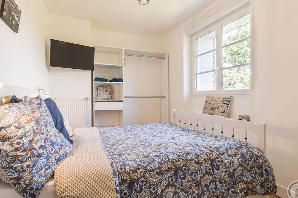 Casa campestre tranquila con wifi y mascotas permitidas, cerca de sitios culturales in Villedieu-les-Poêles, Côte de la Déroute