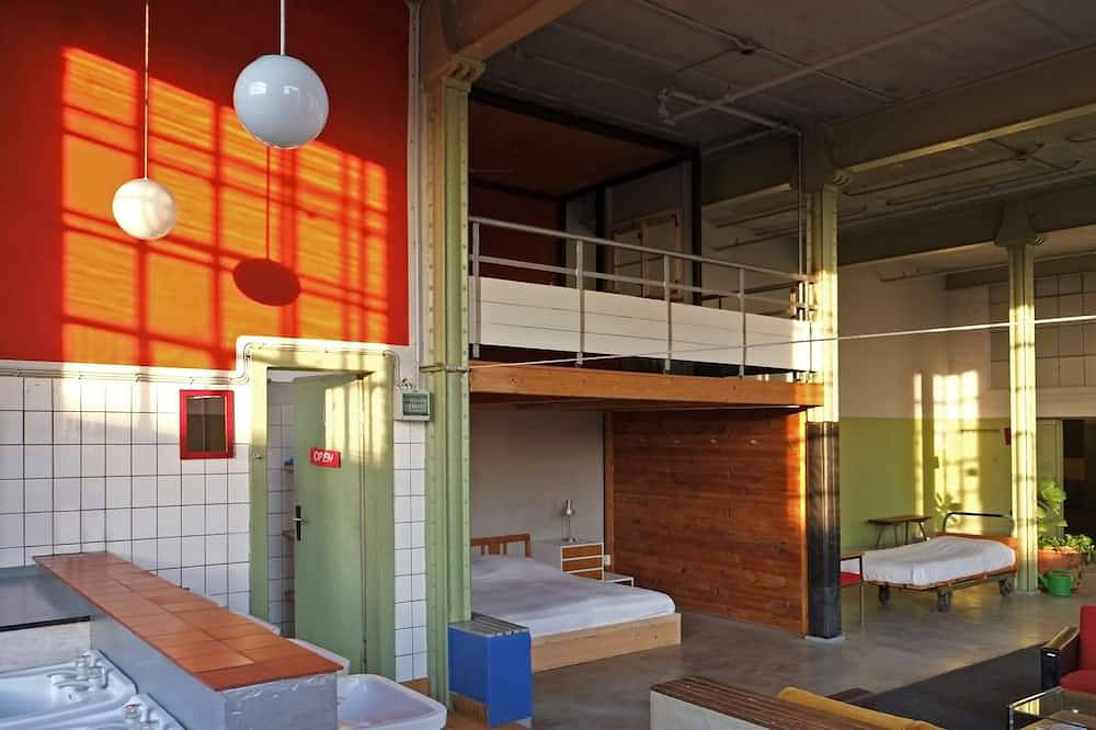 Entire apartment, 116 m² large loft in the industrial style, in the middle of the Leipzig Cotton Mill in Alt-West, Leipzig