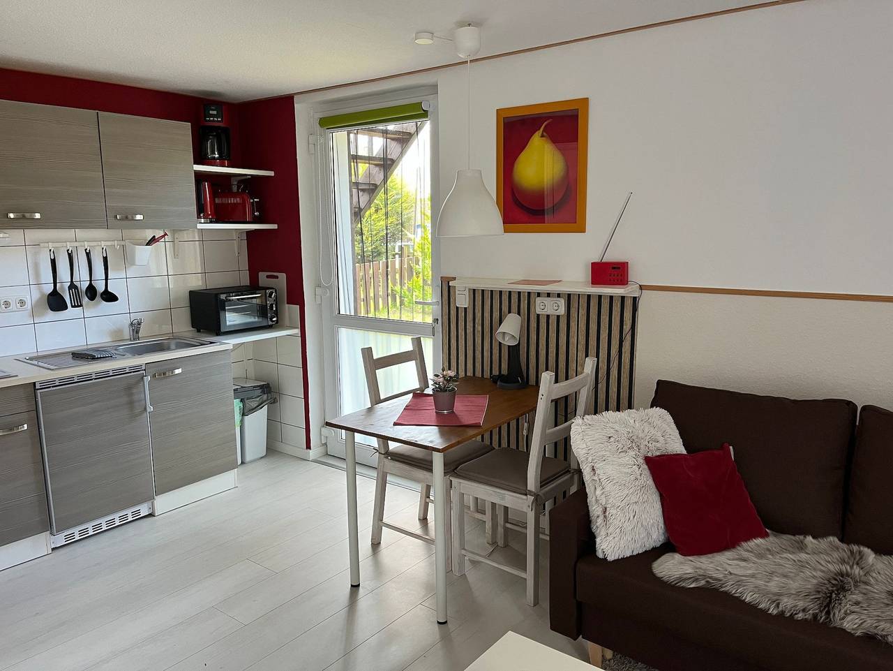 Ganze Ferienwohnung, Fewo Eg im roten Haus am Ostsee Radweg Ovs 103 neu 2021 - 1-Raum-Ferienwohnung (2 Pers.) im Eg in Blowatz, Neuburg