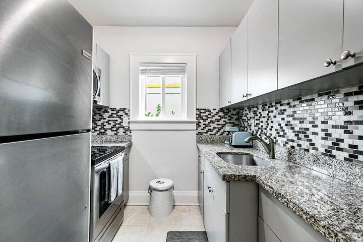 Vacation rental for 5 people, with yard in Little Havana