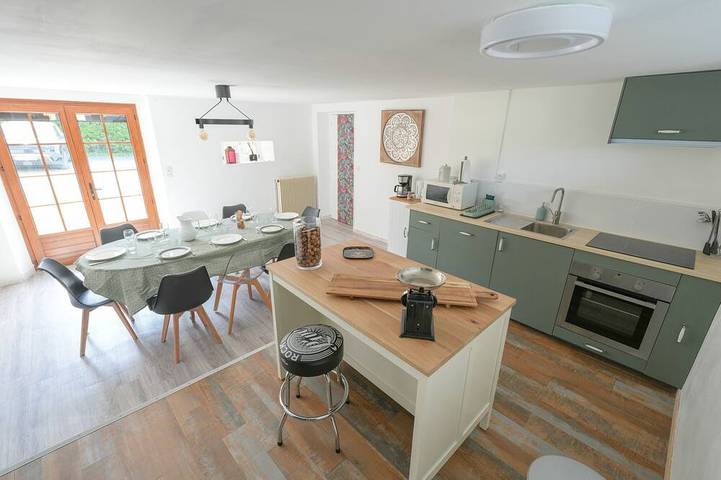 Gîte pour 8 personnes, avec jacuzzi ainsi que jardin et piscine dans Valambray - 4