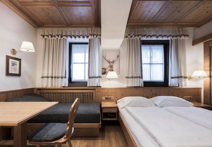 Entire apartment, "Villa Stella Apartment N 50" near the ski lifts with Wi-Fi and shared outdoor area in Ortisei, Dolomiti Superski