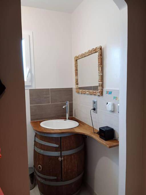 Location de vacances pour 6 personnes, avec piscine ainsi que terrasse et vue à Mios - 3