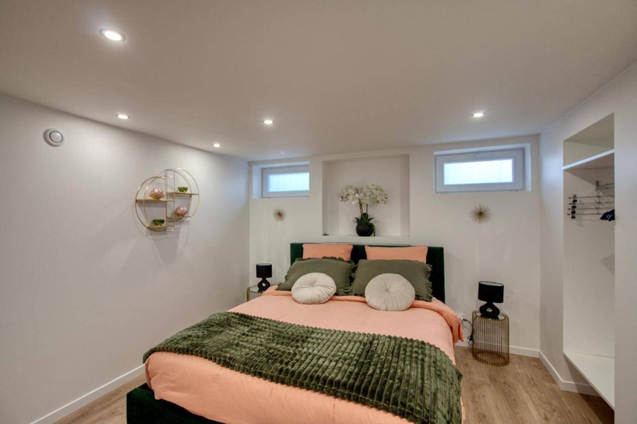 Appartement entier, One-Bedroom Apartment in Enghien-les-Bains, Val-d'Oise
