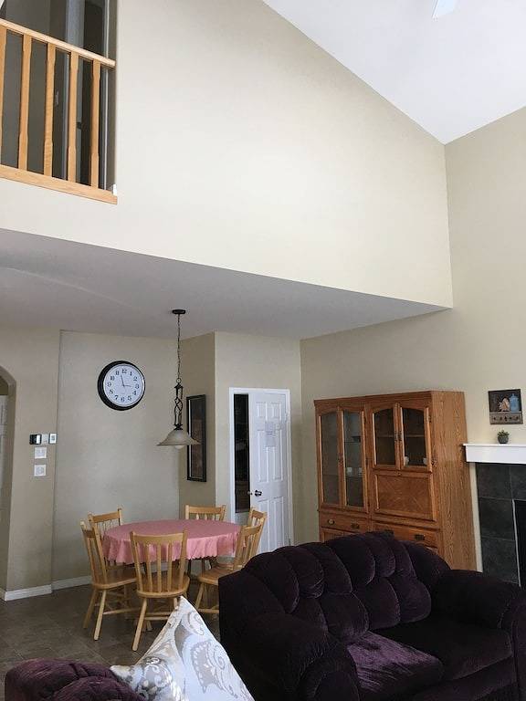 Sie haben gefunden, was Sie zum Aufladen zwischen den Aktivitäten benötigen, die Sie hierher bringen! in Kootenay-Nationalpark