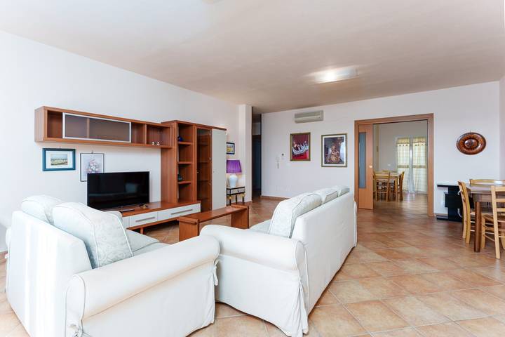 Casa Vacanze Gandelli mit privater Terrasse, WLAN und Klimaanlage in Orosei, Golf von Orosei