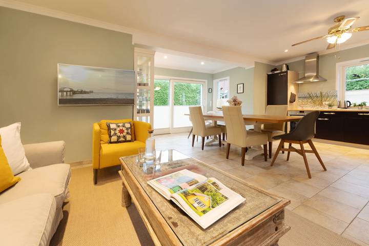 Ferienhaus für 8 Personen, mit Terrasse und Garten in Kellenhusen
