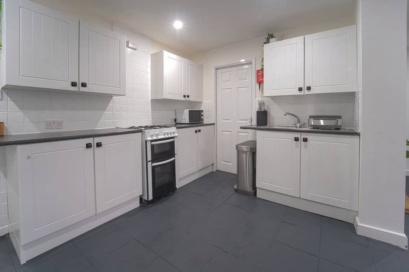 Large 7 Bed House - Close to Warwick in Warwick, Warwickshire