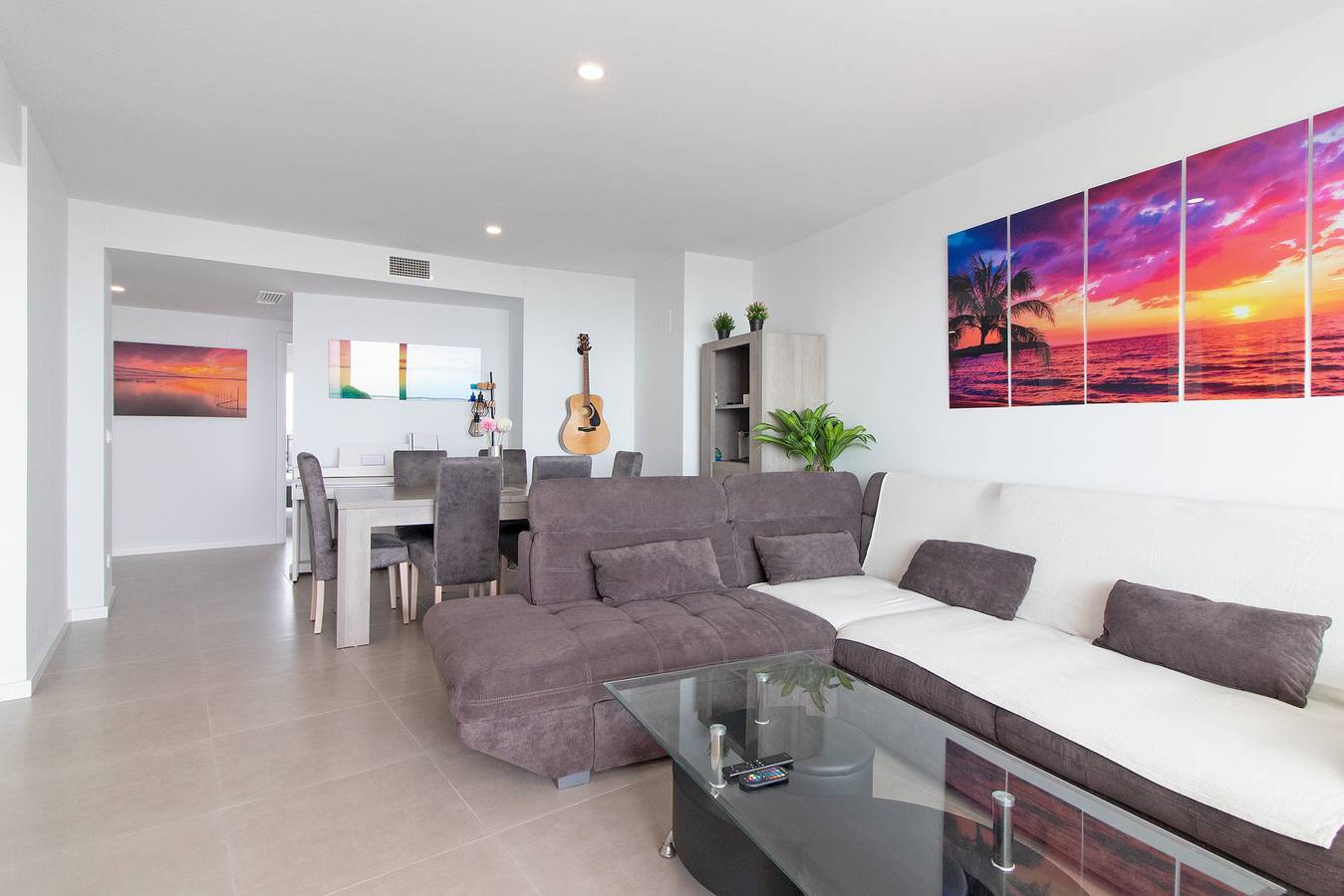 Apartamento entero, Global Properties: Apartamento de dos terrazas con vistas al mar y piscina en Canet in Canet de Berenguer, Costa de Valencia