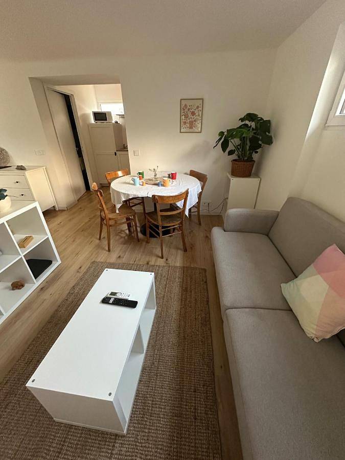 Maison de vacances pour 4 personnes, avec terrasse ainsi que jardin et vue sur le lac, animaux acceptés