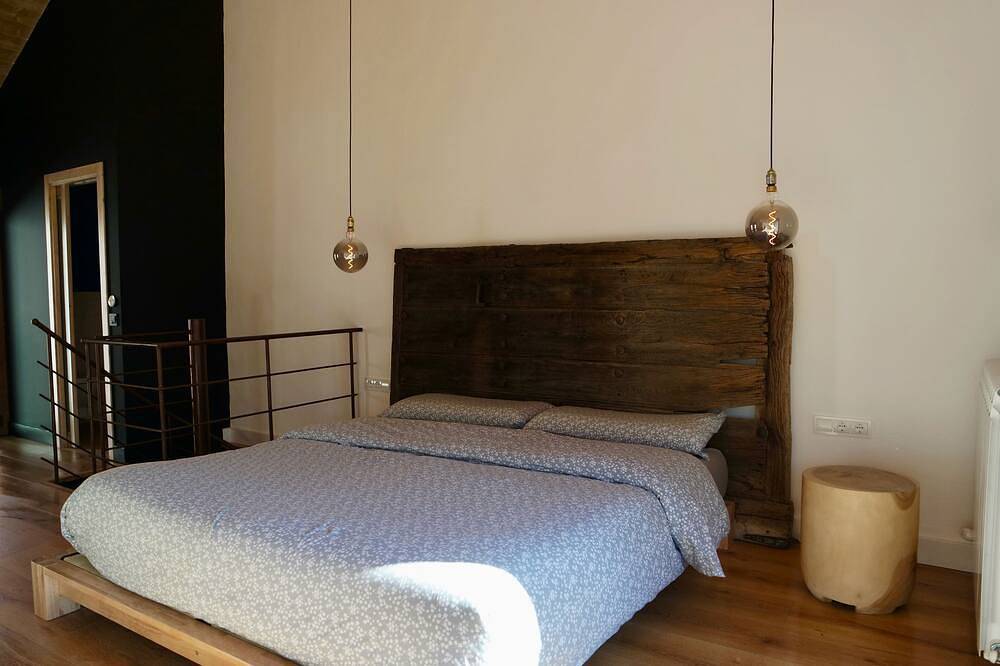 Quiet design duplex with mountain views in Villablino, Cordillera Cantábrica