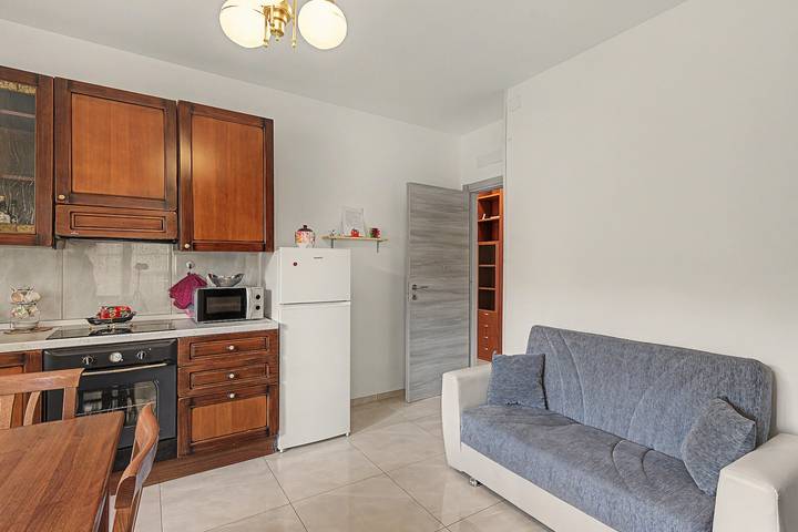 Apartamento inteiro, Apartamento 'Martina House' com vista para a montanha, varanda e Wi-Fi in Taggia (City), Taggia