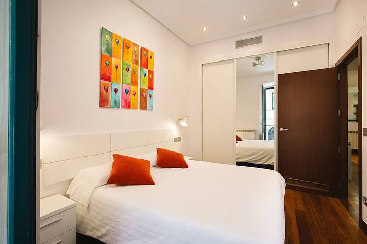 Entire apartment, B Bella Easo A in San Marcial 28 in Kontxa hondartza - Playa de la Concha (San Sebastian), San Sebastian