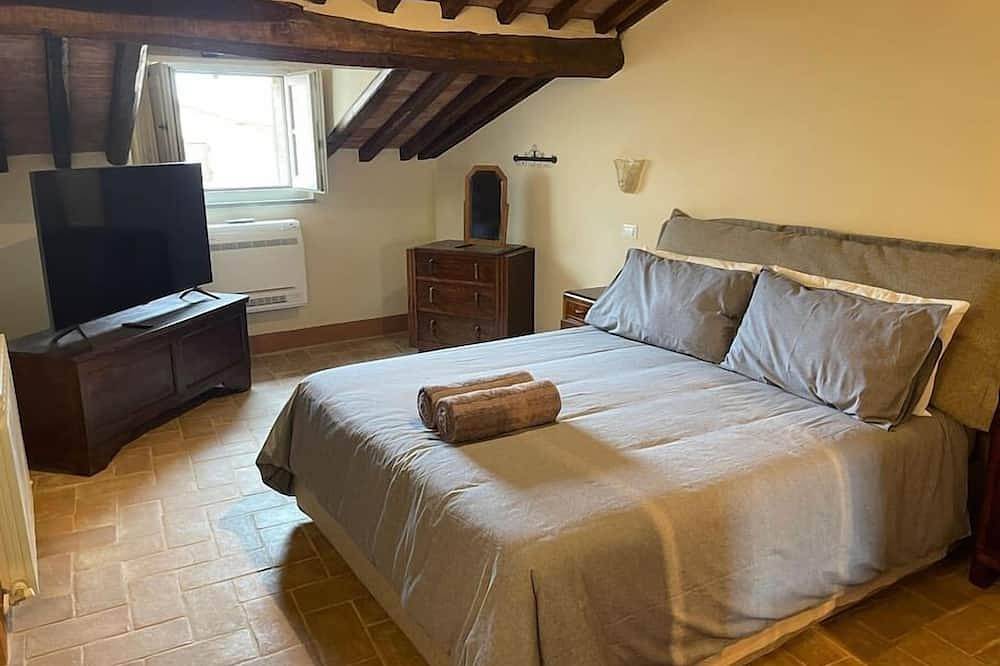 Entire apartment, 2 King Bed, 2 Full Bathroom Apartment in Città della Pieve, Umbria - Tuscany in Città della Pieve, Perugia Province
