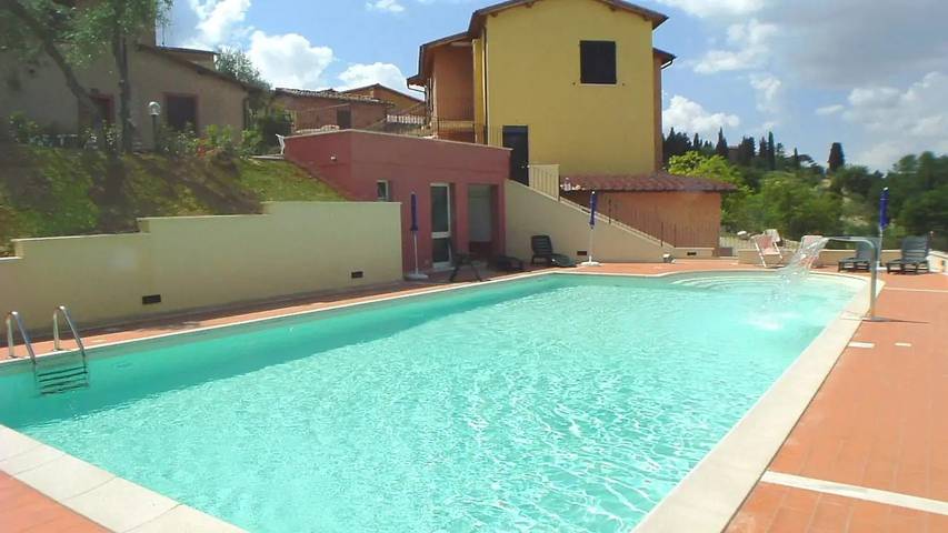 Holiday letting for 2 people, with pool in Siena