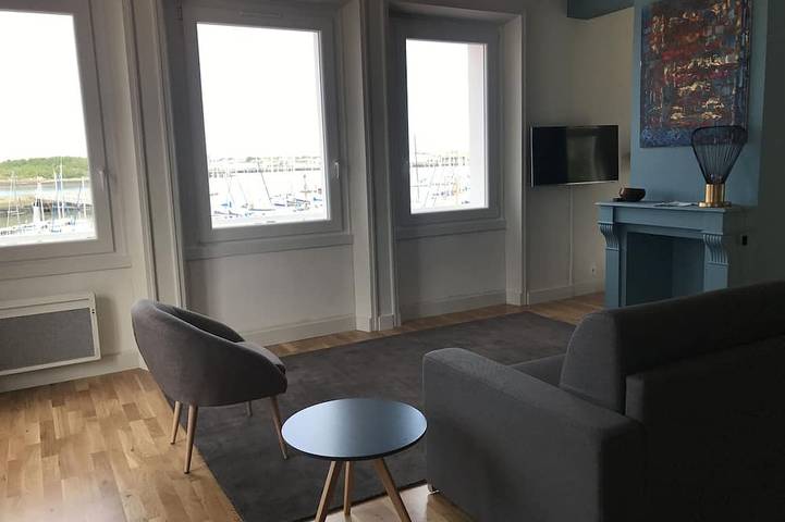 Ganze Wohnung, Cargo Loft, 90 m2 Wohnung mit Blick auf das Meer in Locmiquélic, Côte des Mégalithes