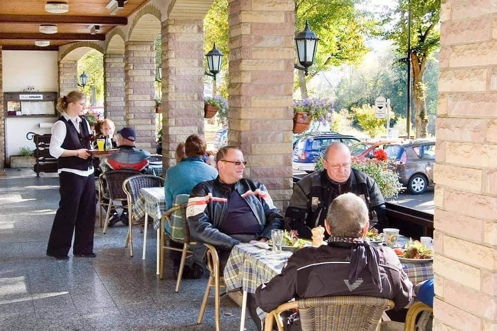 Barriere freies Doppelzimmer Dusche/Wc - Hotel Hauer in Bollendorf, Eifelkreis Bitburg-Prüm