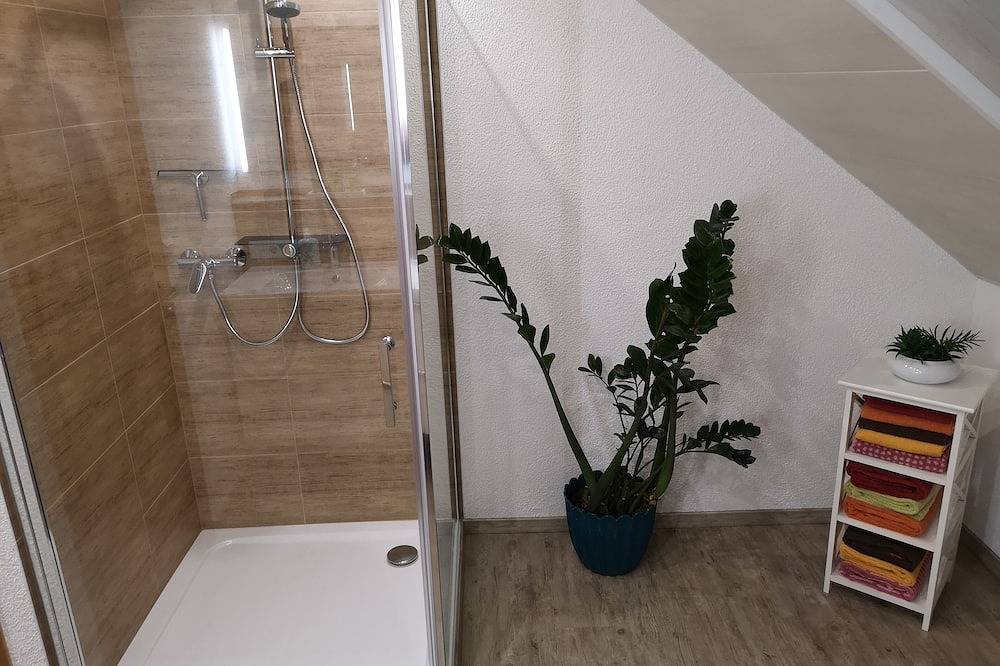 Ganze Wohnung, Schöne Ferienwohnung 90qm in Gebsattel, Taubertal