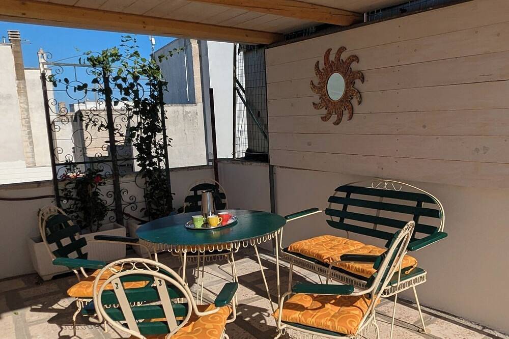 Casa Emilia - \"Your temporary home\" - spacious, cozy and central in Carovigno, Salento