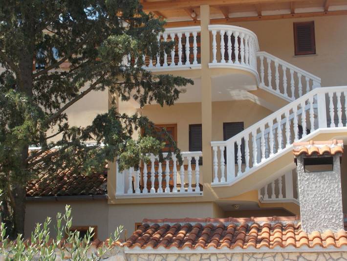 Ganze Wohnung, "Zeljka" mit Terrasse in Pakostane, Zadar