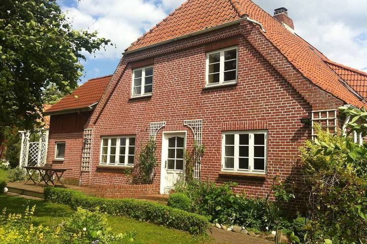 Ferienhaus für 8 Personen, mit Garten und Terrasse in Tröndel