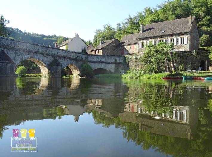 Location de vacances pour 2 personnes, avec vue ainsi que piscine et jardin, animaux acceptés à Crespin