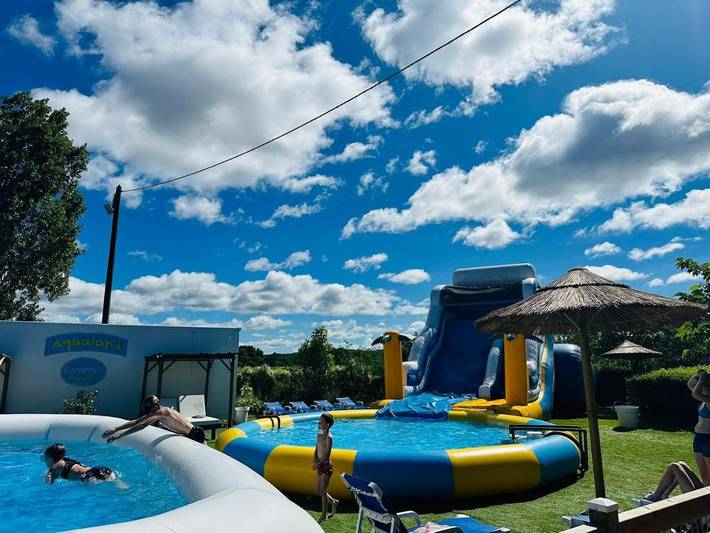 Camping pour 4 personnes, avec terrasse