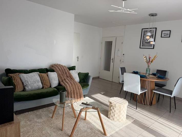 Gîte pour 7 personnes, avec terrasse et jacuzzi à La Rochette (Seine-et-Marne)