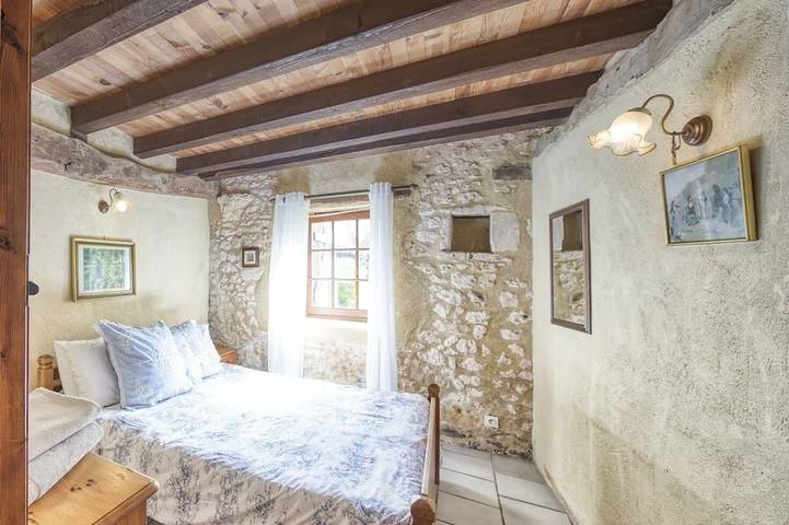 Location de vacances pour 8 personnes, avec piscine ainsi que terrasse et jardin à Saint-Marcel-du-Périgord - 2