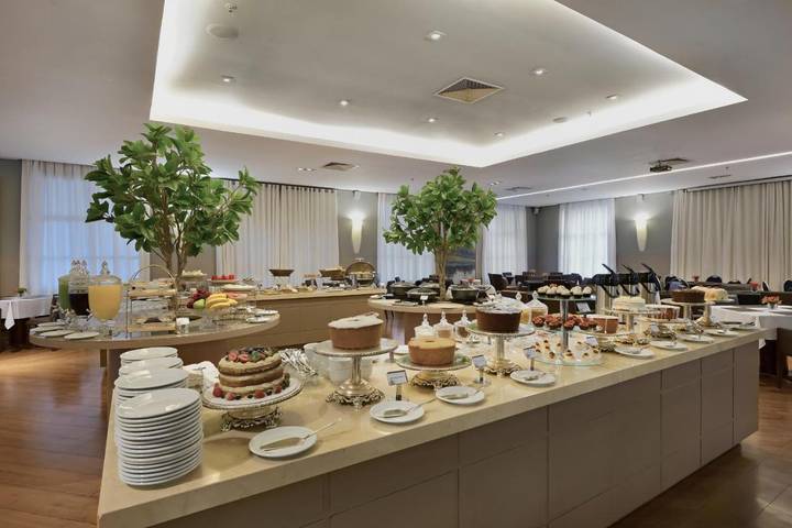 Pousadas para 5 pessoas, com vista e sauna e ainda terraço and piscina em Ribeirão Preto